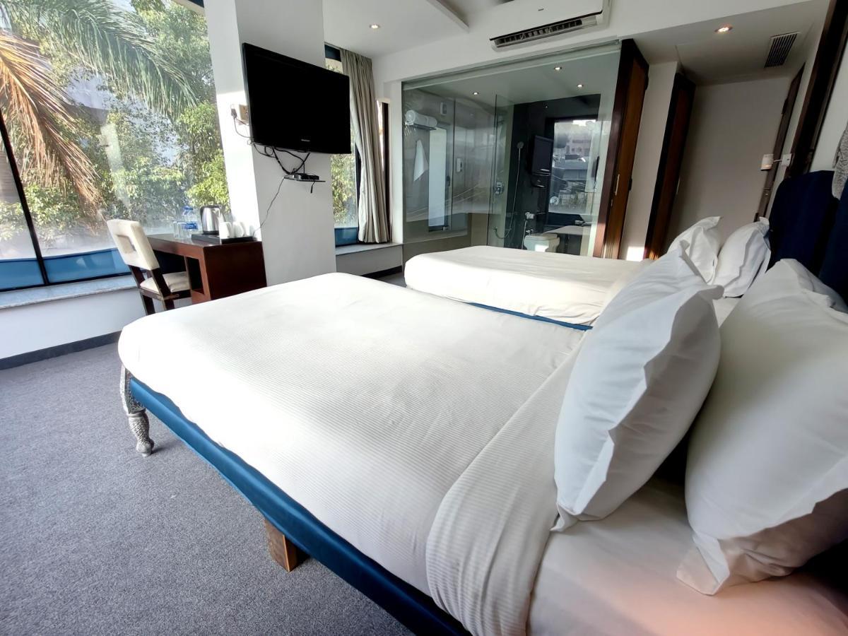 ואדודרה The Sky Imperial Hotel Yahvi מראה חיצוני תמונה