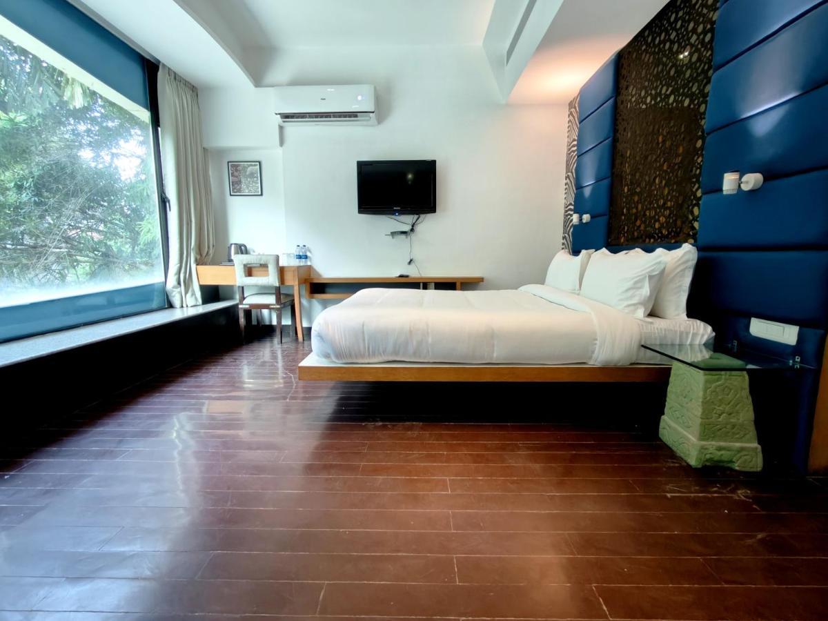 ואדודרה The Sky Imperial Hotel Yahvi מראה חיצוני תמונה