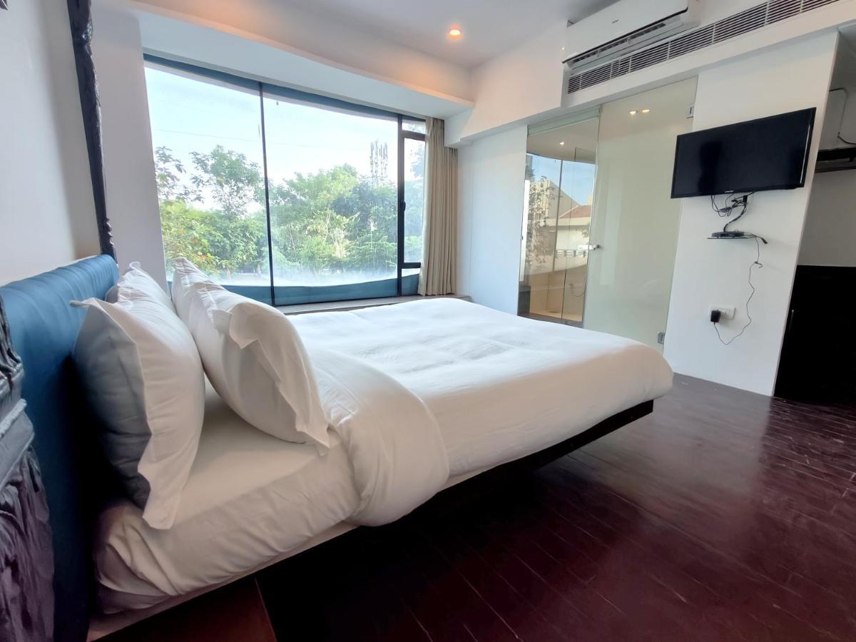 ואדודרה The Sky Imperial Hotel Yahvi מראה חיצוני תמונה