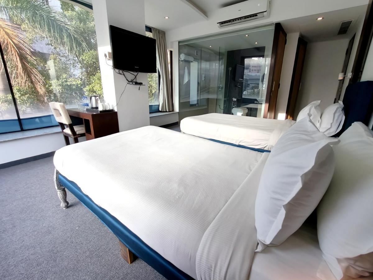 ואדודרה The Sky Imperial Hotel Yahvi מראה חיצוני תמונה