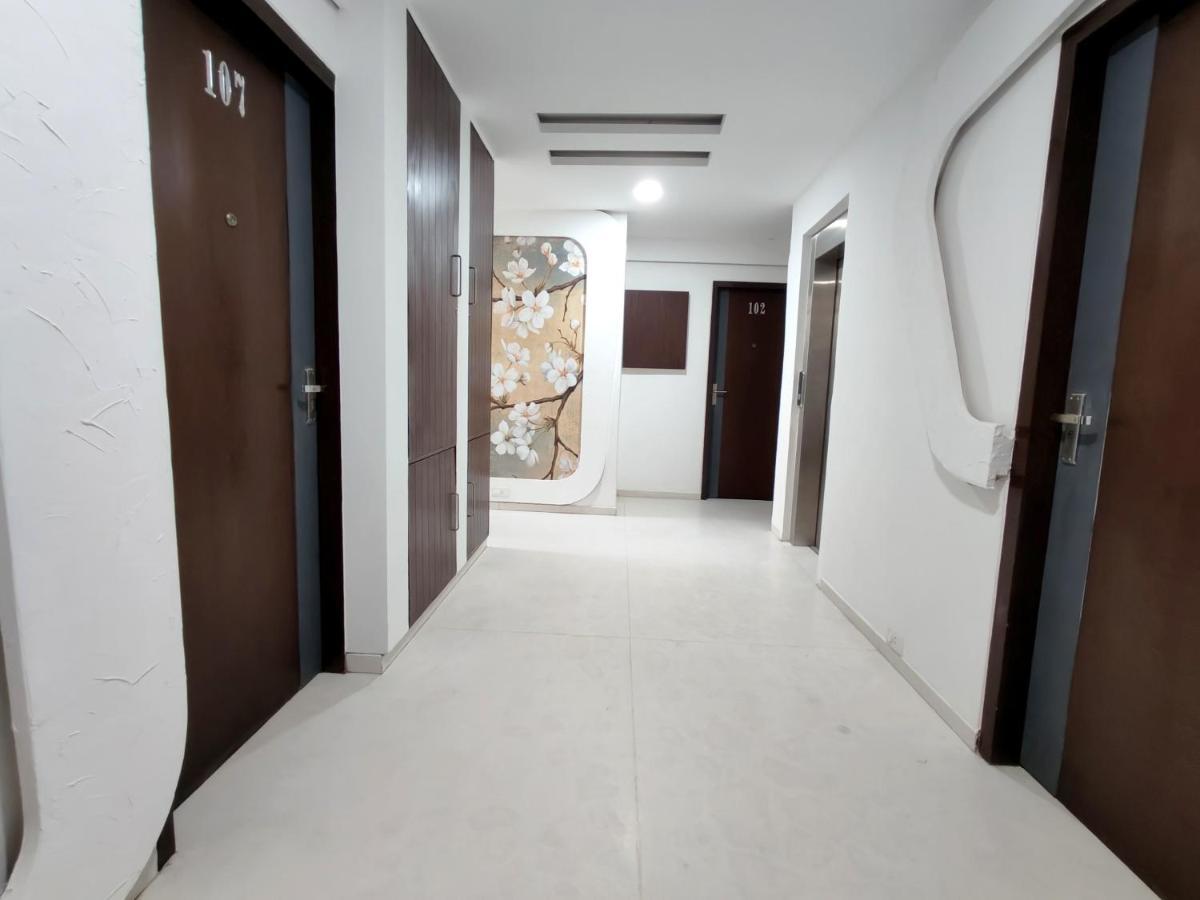 ואדודרה The Sky Imperial Hotel Yahvi מראה חיצוני תמונה