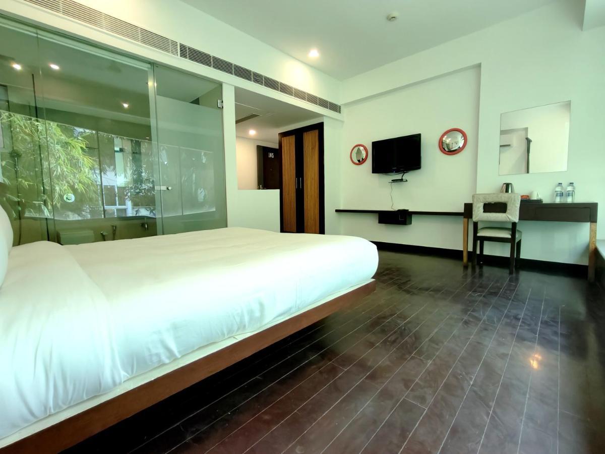 ואדודרה The Sky Imperial Hotel Yahvi מראה חיצוני תמונה