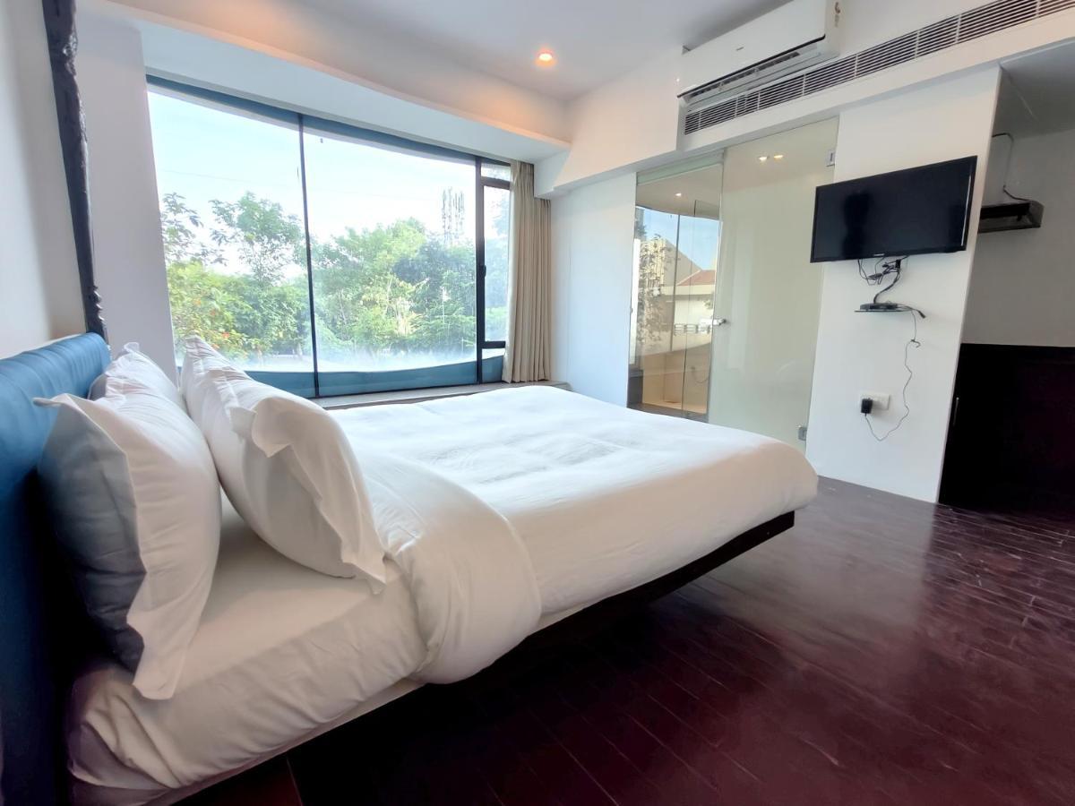 ואדודרה The Sky Imperial Hotel Yahvi מראה חיצוני תמונה