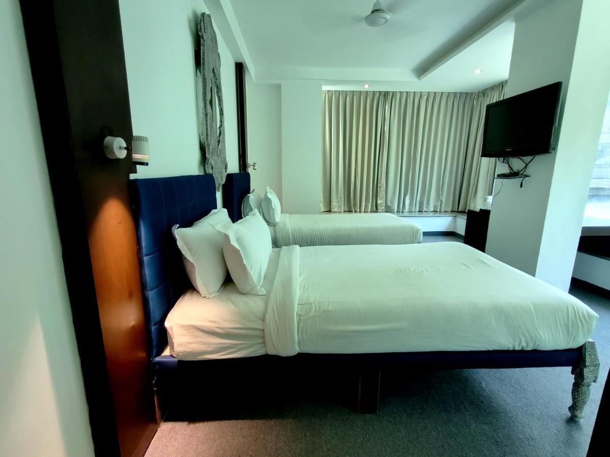 ואדודרה The Sky Imperial Hotel Yahvi מראה חיצוני תמונה