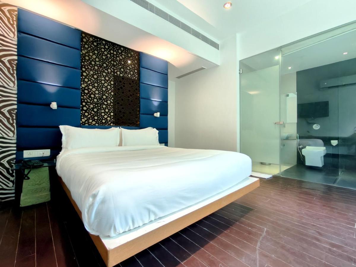 ואדודרה The Sky Imperial Hotel Yahvi מראה חיצוני תמונה