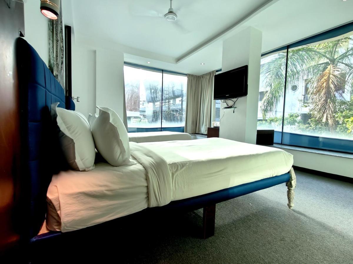 ואדודרה The Sky Imperial Hotel Yahvi מראה חיצוני תמונה